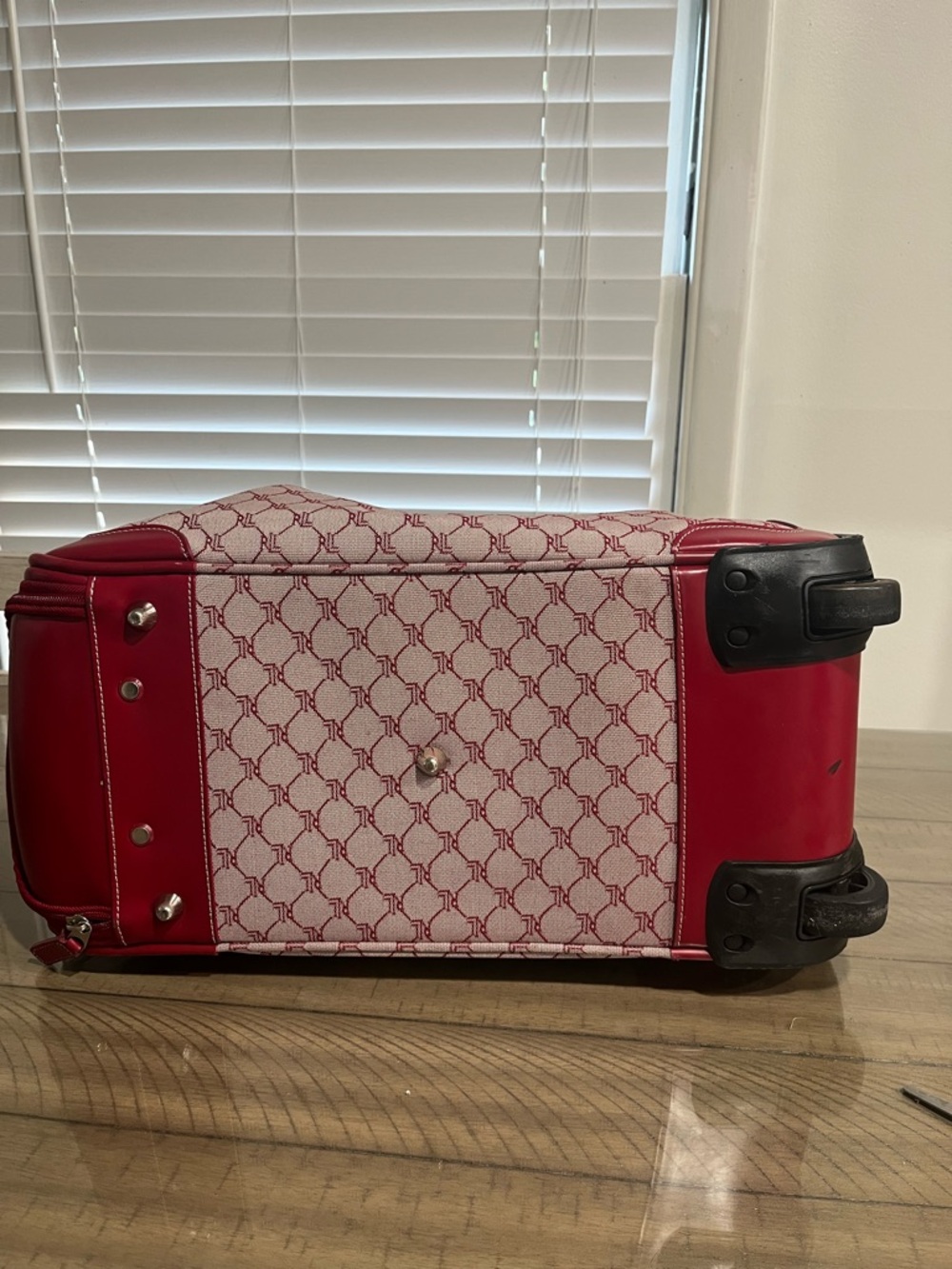 Ralph Lauren Patterned Travel Duffle Wheelie Bag - Picture 7 of 13
